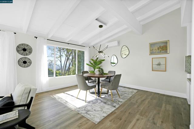 5929 Harbor View Ave, San Pablo CA: https://media.crmls.org/mediaz/9fdbc32a-5adc-40df-94e6-5431059ade06.jpg