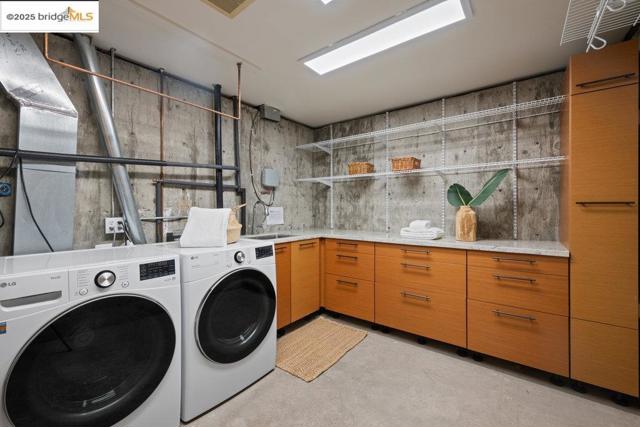 1420 Stannage Ave, Berkeley CA: https://media.crmls.org/mediaz/9fdc9aa7-27f5-41d8-963c-509f4c51bee9.jpg