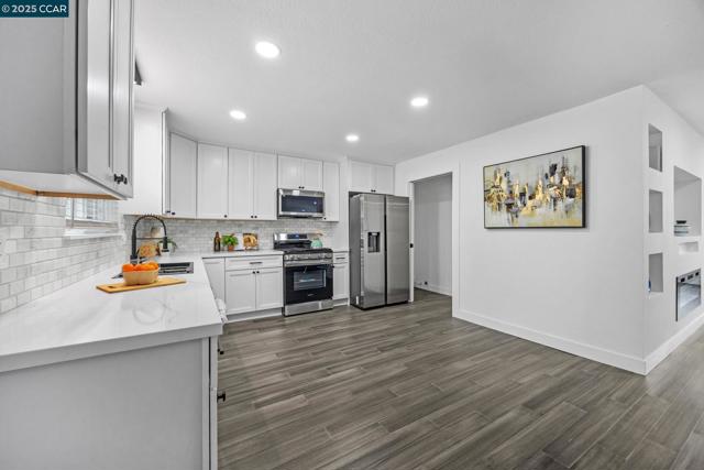 Image 12 of 60 For 917 60th St  