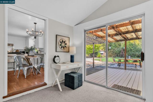 240 CASTLE GLEN ROAD, Walnut Creek CA: https://media.crmls.org/mediaz/9fddd24e-b133-4f1a-902a-2245c7ce2cf0.jpg
