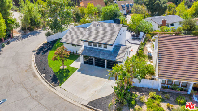 4327 Cezanne Avenue photo 2