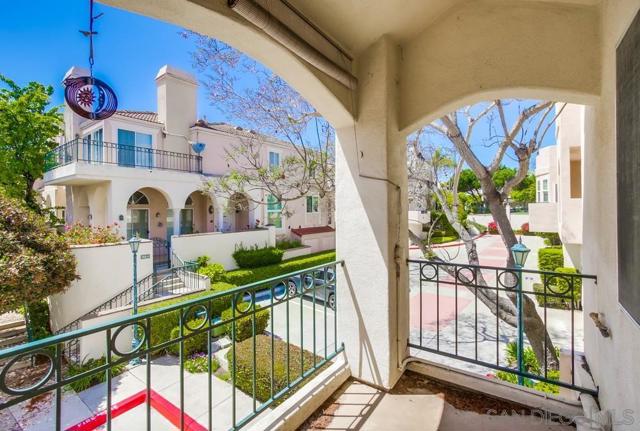 5159 Renaissance Ave, San Diego CA: https://media.crmls.org/mediaz/9fddddf0-5f2a-4147-b194-fa46ffb7a7f3.jpg