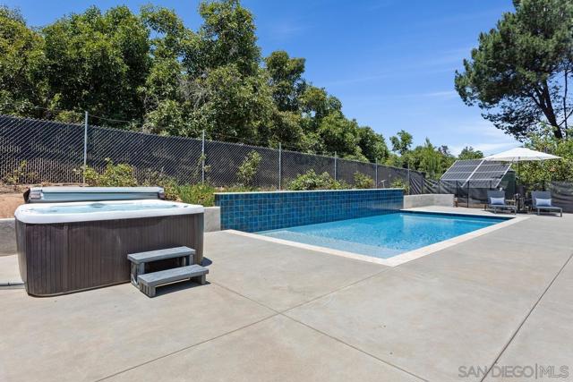 14210 Tierra Bonita Road, Poway CA: https://media.crmls.org/mediaz/9fde1b4c-276f-4019-884a-3beedc178879.jpg