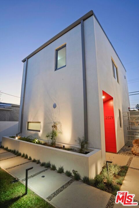 12529 Wagner Street, Los Angeles CA: https://media.crmls.org/mediaz/9fde395b-a78a-4140-9947-8ec822a91969.jpg