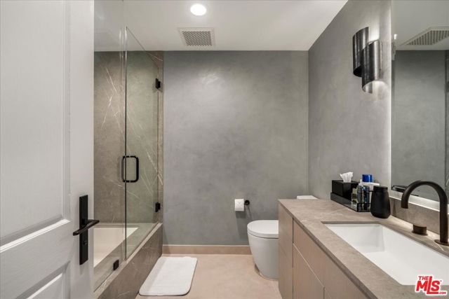 10490 Wilshire Boulevard, Los Angeles CA: https://media.crmls.org/mediaz/9fde8b93-54d9-47e1-9ac4-74e2614cc058.jpg