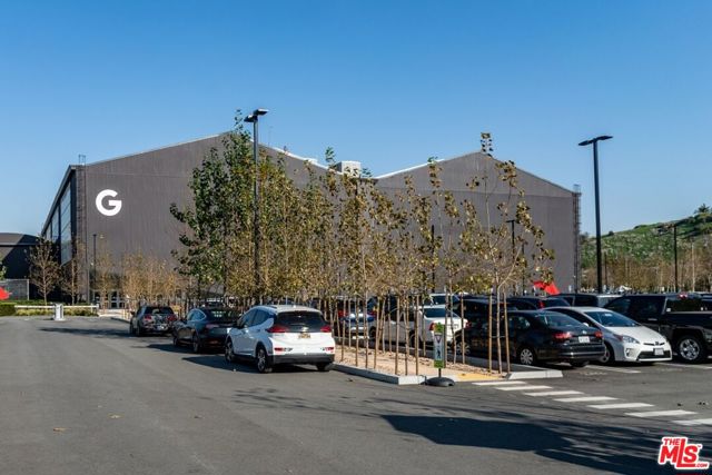 5350 Playa Vista Drive, Playa Vista CA: https://media.crmls.org/mediaz/9fdf1cc2-a59c-4fe8-9fbe-4f34913f1ce9.jpg