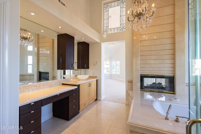 32715 Pacifica Court, Westlake Village CA: https://media.crmls.org/mediaz/9fe0d23f-d3c3-4c63-9e03-5b7b339e3292.jpg