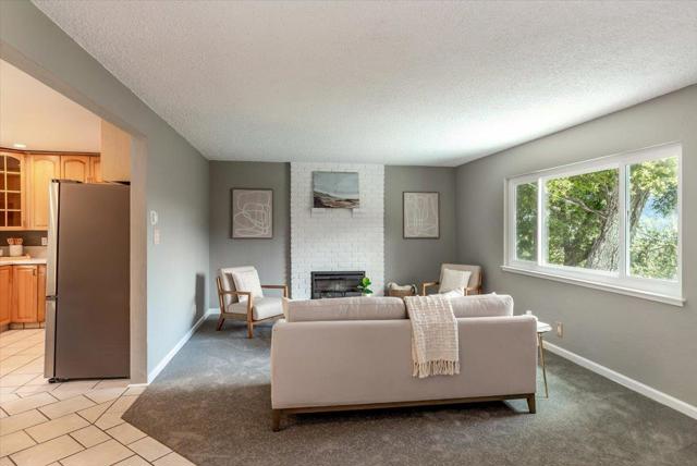 21525 Madrone Drive, Los Gatos CA: https://media.crmls.org/mediaz/9fe0e12d-2583-4a6a-abac-702956a78fc1.jpg