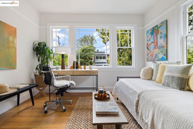 1814 Carleton ST, Berkeley CA: https://media.crmls.org/mediaz/9fe1f262-068f-4f43-a6c5-da2e039f0d88.jpg