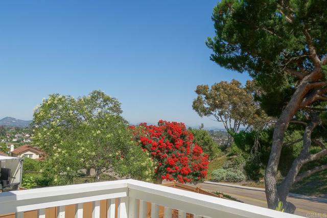 407 Via Ultimo, Encinitas CA: https://media.crmls.org/mediaz/9fe23c2b-e6a6-48bc-98fd-385817817d5d.jpg