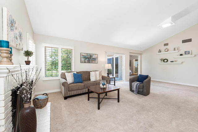 Detail Gallery Image 5 of 44 For 6357 Irena Ave, Camarillo,  CA 93012 - 2 Beds | 2 Baths