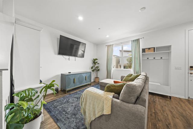 Detail Gallery Image 7 of 28 For 936 Cooper Pl, San Diego,  CA 92102 - 3 Beds | 2/1 Baths