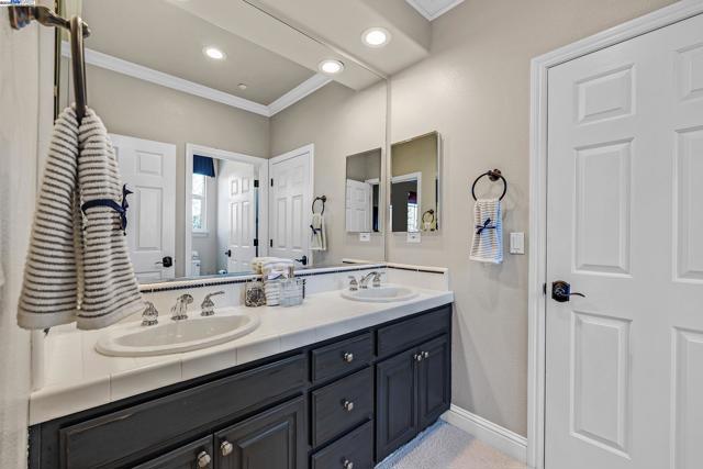 259 Alden Ln, Livermore CA: https://media.crmls.org/mediaz/9fe35513-d0e6-49b8-9ef3-ad3489a16efb.jpg