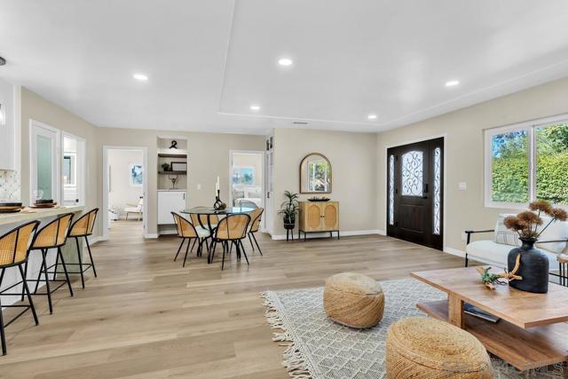 13725 Adrian St, Poway CA: https://media.crmls.org/mediaz/9fe3ce39-5673-47be-9321-bee83e5cb329.jpg