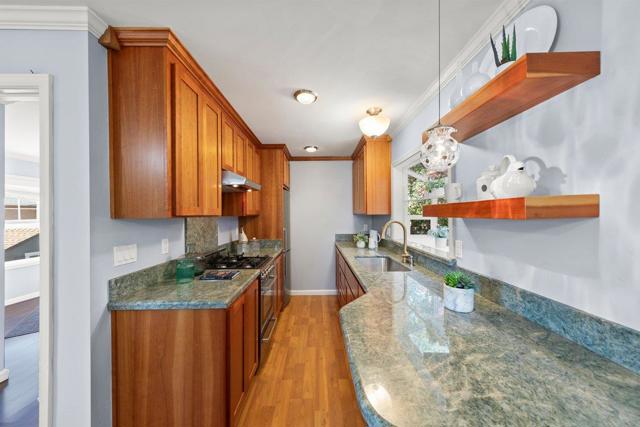 28 Clarendon Road, Burlingame CA: https://media.crmls.org/mediaz/9fe3da16-c3e7-4b8c-b096-482dad26a1e4.jpg