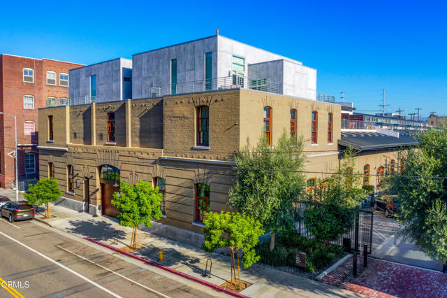 940 E 2nd Street, Los Angeles CA: https://media.crmls.org/mediaz/9fe48962-5ab3-4bbc-9ee4-4b32d44e87d2.jpg