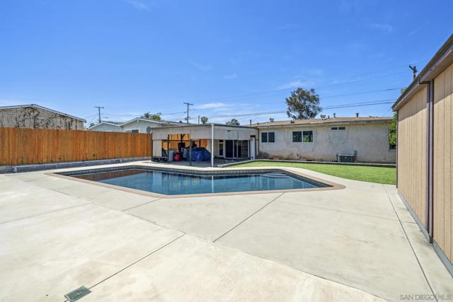 6352 Cleo St, San Diego CA: https://media.crmls.org/mediaz/9fe4e41a-346a-4bbd-aab7-9eda27dcf4b8.jpg