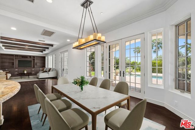 16718 Via Pacifica, Pacific Palisades CA: https://media.crmls.org/mediaz/9fe609f3-b928-4328-bc96-62b8101d6da9.jpg