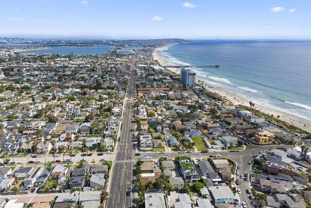 849 851 Missouri St, San Diego CA: https://media.crmls.org/mediaz/9fe67812-7b5b-4879-9fd4-7d95a7d32d3b.jpg