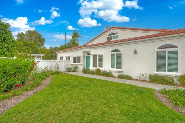 Detail Gallery Image 2 of 32 For 3376 Corsica Way, Oceanside,  CA 92056 - 2 Beds | 2 Baths