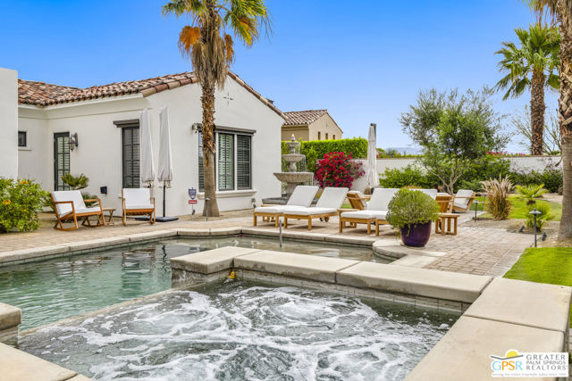 27 Cassis Circle, Rancho Mirage CA: https://media.crmls.org/mediaz/9fe89d50-62d5-4657-8a55-8b1c1c080931.jpg