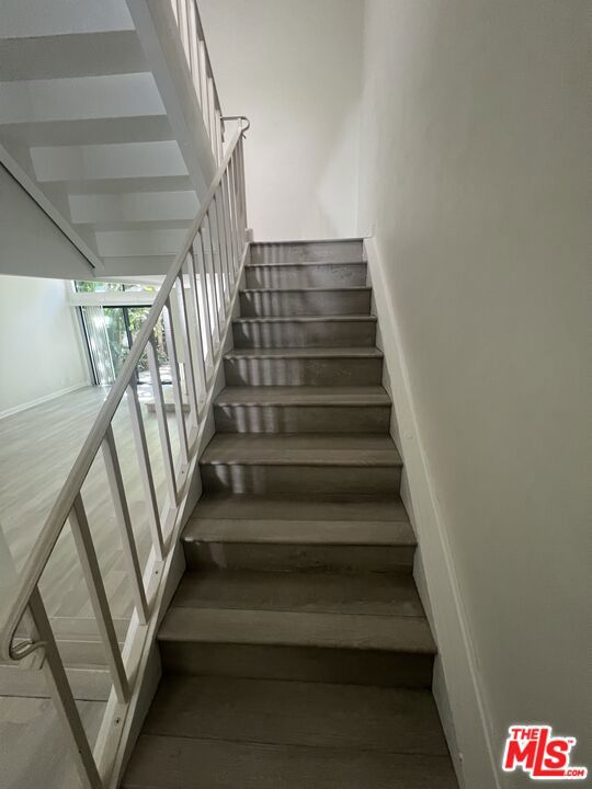 1654 Michael Lane, Pacific Palisades CA: https://media.crmls.org/mediaz/9fe9c38f-4744-473d-a63b-074eaffa31c8.jpg