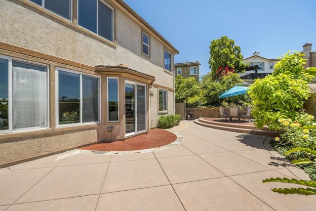 10511 Monterey Ridge Drive, San Diego CA: https://media.crmls.org/mediaz/9fe9c503-31bb-4ed1-809d-d152363371ea.jpg