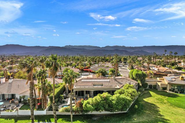 352 Crest Lake Drive, Palm Desert CA: https://media.crmls.org/mediaz/9fe9e36b-5220-451c-8fb0-4c76382aa1e6.jpg