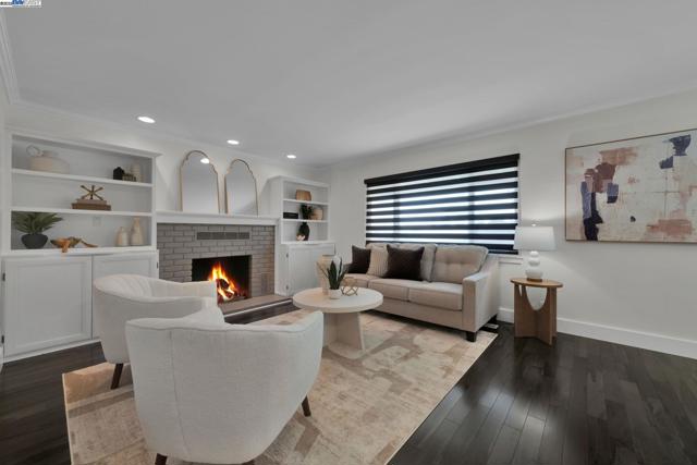 635 Janice Ave, Hayward CA: https://media.crmls.org/mediaz/9feabd0a-e4db-4000-9651-15e1eec6adb0.jpg
