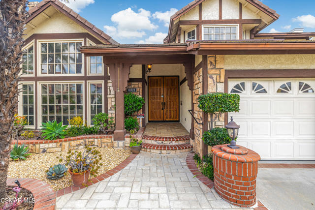 18128 Sandringham Court, Porter Ranch CA: https://media.crmls.org/mediaz/9feaedb6-9455-4892-a837-6f64864a53f1.jpg