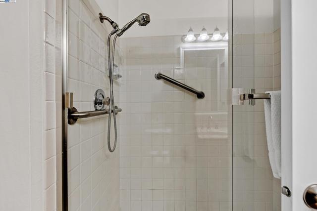 36055 Easterday Way, Fremont CA: https://media.crmls.org/mediaz/9feb1b4b-5cd7-4457-aa70-0be1f1942488.jpg