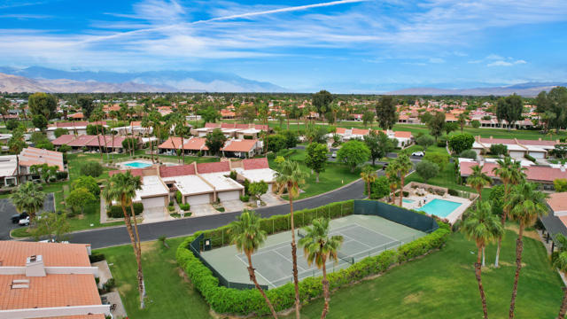 78800 Montego Bay Circle, Bermuda Dunes CA: https://media.crmls.org/mediaz/9febd640-6835-4fda-9bfd-1562e9d98495.jpg