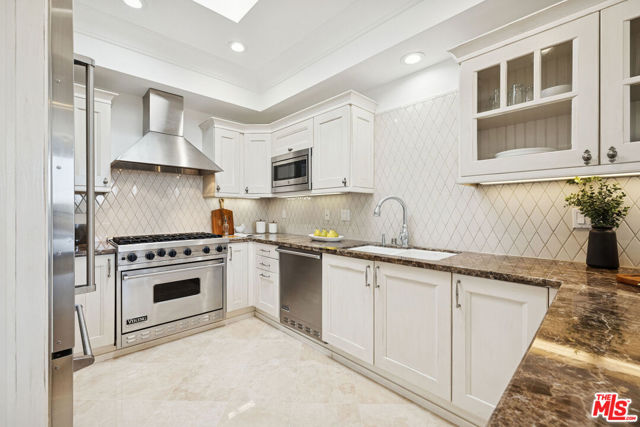 261 South Reeves Drive, PH3 photo 6
