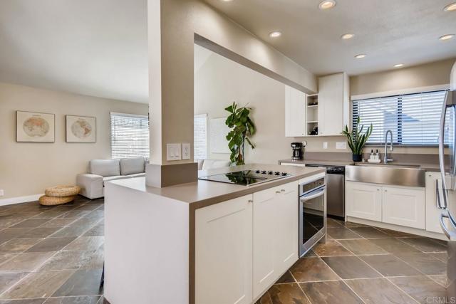 Detail Gallery Image 5 of 30 For 536 via De La Valle a,  Solana Beach,  CA 92075 - 3 Beds | 2 Baths