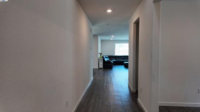 17516 Gemini Ct, Lathrop CA: https://media.crmls.org/mediaz/9fed2e6c-d18c-44b4-baa8-0a9aa45132d3.jpg