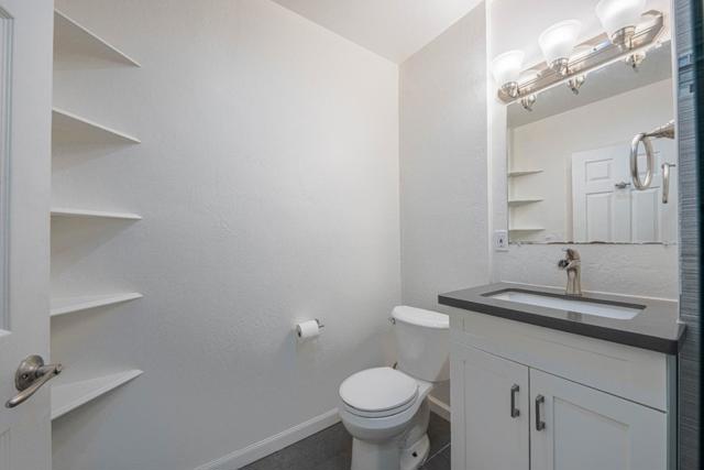 4211 Martin Luther King Jr Way, Oakland CA: https://media.crmls.org/mediaz/9fed6025-59de-42ee-8401-1b7c58fda5d1.jpg