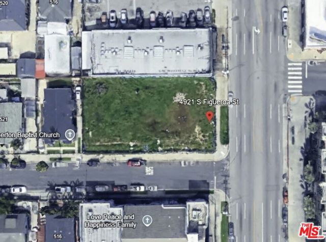 4921 S Figueroa Street, Los Angeles CA: https://media.crmls.org/mediaz/9fedb73e-12ec-4f18-82ca-e248b894e72e.jpg