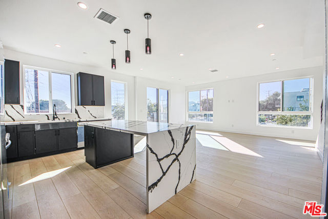 5709 Auckland Avenue, North Hollywood CA: https://media.crmls.org/mediaz/9fef88e6-a064-4ed4-b5d8-9c03ba55a8d6.jpg