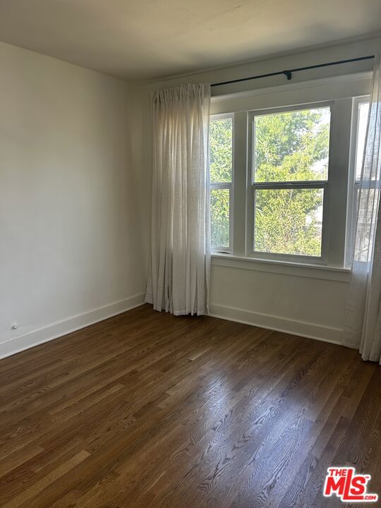543 S Chicago Street, Los Angeles CA: https://media.crmls.org/mediaz/9fef908d-88a2-4f2e-b418-57b96da27a87.jpg