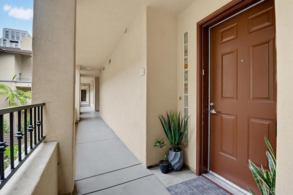 301 W G St - photo 5