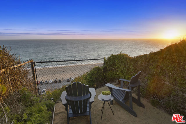 7335 Birdview Avenue, Malibu CA: https://media.crmls.org/mediaz/9ff0c52e-1b0f-4190-b597-4ef3c7fb2a9c.jpg