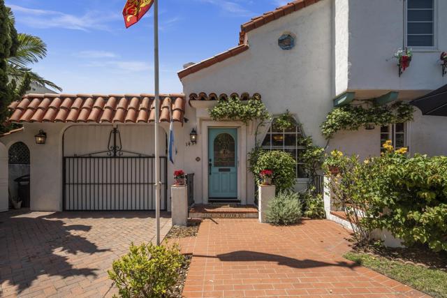 1434 5th Street, Coronado CA: https://media.crmls.org/mediaz/9ff0f197-5e2b-430c-9ad1-db893196b53f.jpg