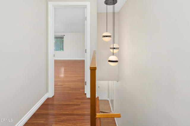 9503 Via Venezia, Burbank CA: https://media.crmls.org/mediaz/9ff286eb-64a8-4fcb-ade7-4bc41e1d1773.jpg