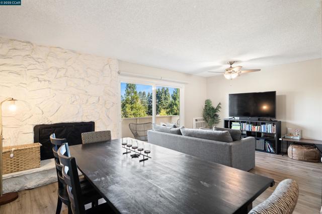 2420 Pleasant Hill Rd, Pleasant Hill CA: https://media.crmls.org/mediaz/9ff2c09b-7fbb-40dc-92e0-a480e2bfdf0e.jpg