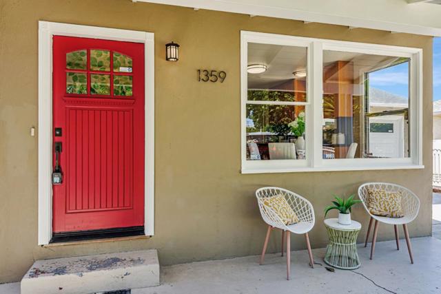 1359 Madera Avenue, Menlo Park CA: https://media.crmls.org/mediaz/9ff2f789-7808-44b1-bf3f-25a26d292be0.jpg