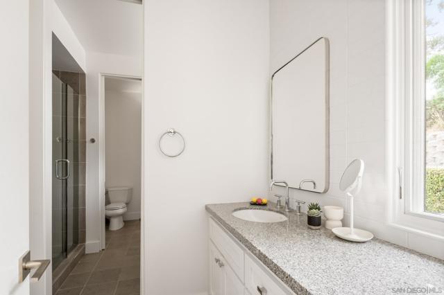 404 Pine Needles, Del Mar CA: https://media.crmls.org/mediaz/9ff2f7d9-4865-4abd-9473-bf48060b8514.jpg