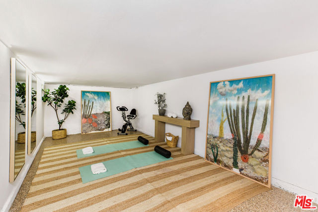 4804 La Villa Marina, Marina del Rey CA: https://media.crmls.org/mediaz/9ff3c208-0ed6-4d53-bc6a-e492a1e21693.jpg