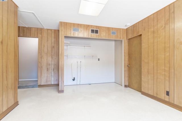14510 Locust St, San Leandro CA: https://media.crmls.org/mediaz/9ff4440d-074d-4896-81d8-aba195037a67.jpg