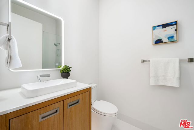 6 Big Sioux Road, Rancho Mirage CA: https://media.crmls.org/mediaz/9ff46f61-dfd5-43f3-8d76-5eab66847606.jpg