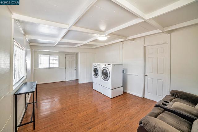 389 James St, Livermore CA: https://media.crmls.org/mediaz/9ff481ee-4003-4577-8587-76434bfd37bf.jpg
